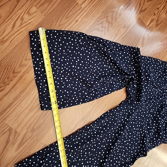 Loft pant romper with 2 pockets an elastic waist size 6 - Picture 13 of 14